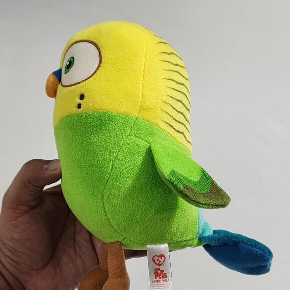 Yellow and Green Plush Bird Toy Ty Beanie Baby Sweetpea Secret Life of Pets - Picture 2 of 10